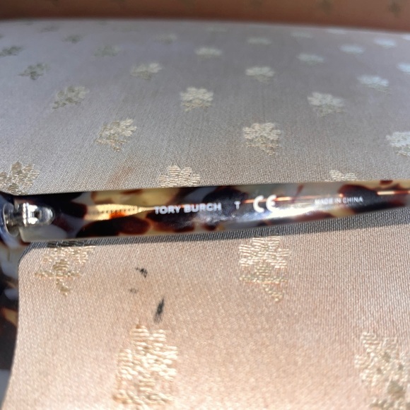 Like New Tory Burch sunglasses model TY7115 - Picture 5 of 9
